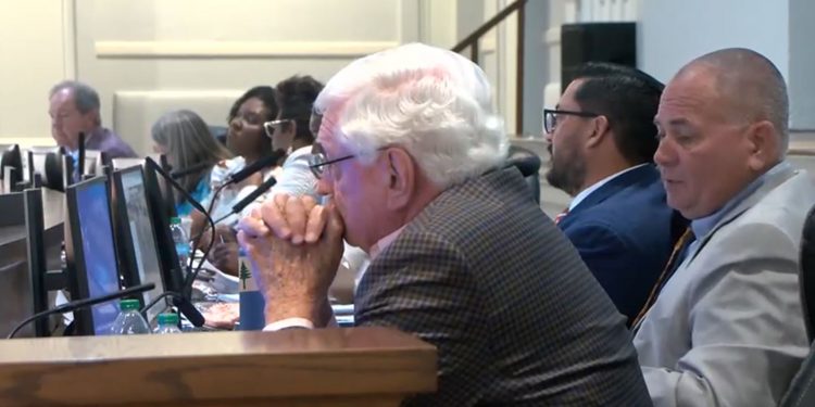 몽고메리 시의회, 주유소 및 전자담배 가게에 대한 유예 조치 승인