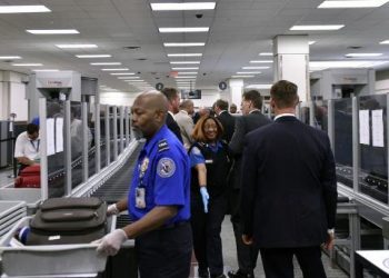 공항 보안검색 시 액체 반입 허용 추진