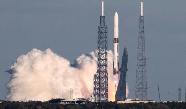 베이조스의 블루오리진, 화성 탐사선 발사 성공… “머스크 보고 있나”