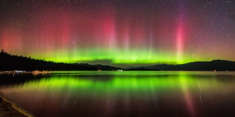 앨라배마 밤하늘 물든 ‘오로라 보라 바마’…희귀 북극광, 멕시코만 해안까지 관측