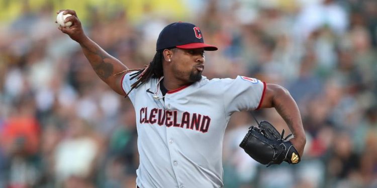 MLB 투수 2명, ‘경기 조작·도박 공모’로 기소… 고의로 볼 던지고 구속 낮춰