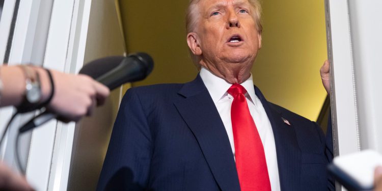 미 민주당 마키 의원, 트럼프 대통령의 핵실험 재개 선언에 “방사능 수준의 실수” 경고