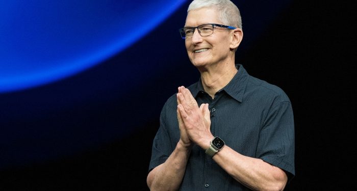 팀 쿡, 내년 사임 가능성… 애플, CEO 승계 작업 본격화