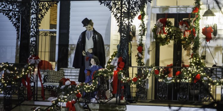 오펠라이카·어번, 연말 ‘홀리데이 조명 시즌’ 본격 시작