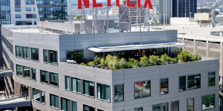 넷플릭스, 3년간 연 734억 원 규모 MLB 중계권 확보