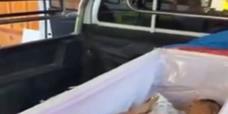 화장 직전 관 속에서 ‘쿵쿵쿵’… 기적적으로 깨어난 태국 여성