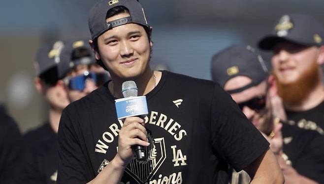 오타니, 만장일치로 내셔널리그 MVP… 3년 연속·통산 4번째 정상