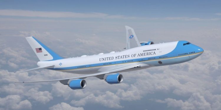 새 에어포스원 또 늦어진다…트럼프는 끝내 못 탄다