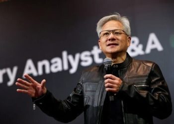 젠슨 황 “AI가 인간 일자리 파괴? 힌튼의 예측 틀렸다”