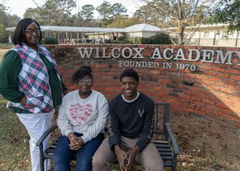 아이비 주지사, CHOOSE 법안 발의 – 모슬리 가족을 만나보다