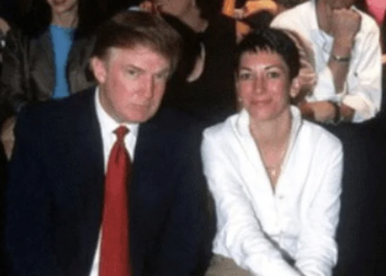 엡스타인 파일 추가 공개…트럼프, 전용기 동승 기록 드러나