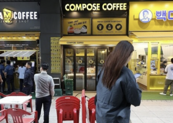 ‘넘쳐나는 카페, 사라지는 꿈’… NYT가 진단한 한국 카페 창업의 현실