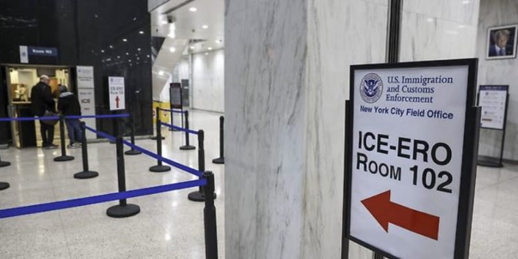 신장 인권 폭로한 중국인, 美서 쫓겨난다…“우간다는 또 다른 중국”