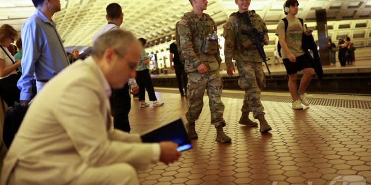보수 대법원도 트럼프에 제동…시카고 주방위군 투입 불가
