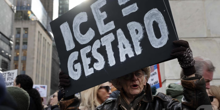 “게슈타포 ICE 해체하라”…美 전역 분노 폭발
