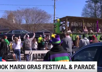 모빌 북쪽 최대 마디그라스…밀브룩에 수백 명 운집