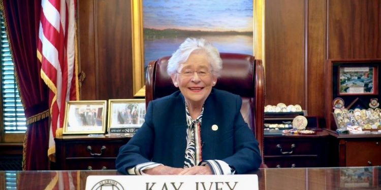 아이비 주지사, ‘AI 통제 컨트롤타워’ 출범…앨라배마 기술정책 새 판 짠다