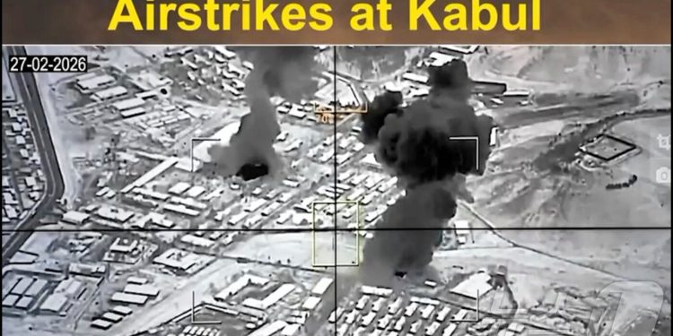 “인내 끝났다, 공개전쟁”…파키스탄, 카불까지 전격 공습