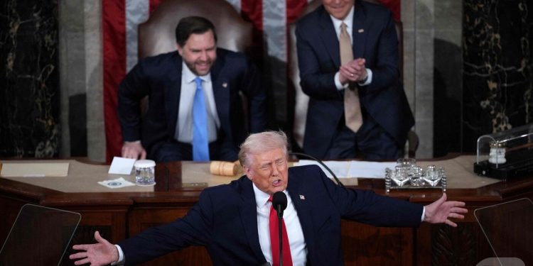 트럼프 2기 첫 국정연설…美언론 “남탓·생색내기, 유권자 불안 외면”