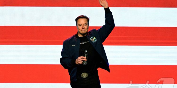 “화성은 멀고 달은 가깝다”…머스크, 식민지 꿈 슬쩍 하향