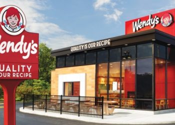 웬디스, 매장 수백 곳 문 닫는다