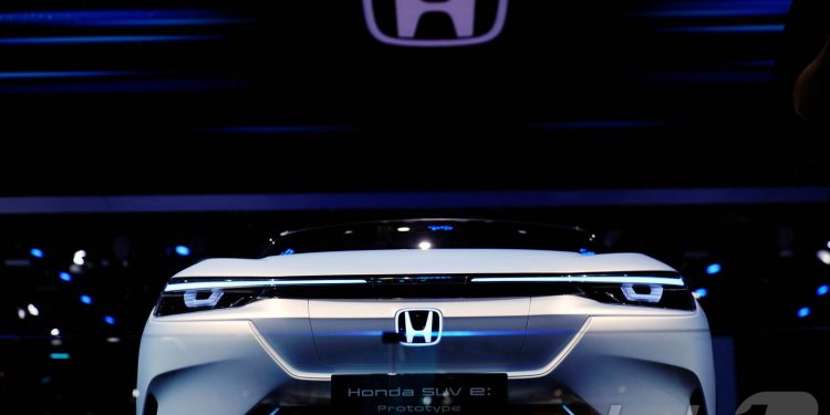 “전기차 포기 수순?”…혼다, EV 축소하고 하이브리드로 선회
