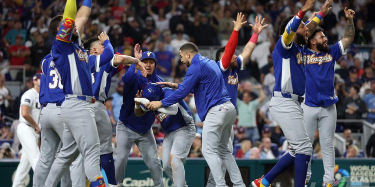 베네수엘라, 미국 꺾고 WBC 첫 우승…“마두로 더비” 완승