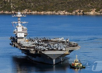 “전쟁 투입 직전 화재”…미 최신 항모 포드함, 작전 차질