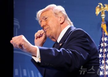 “한달 휴전 카드 던졌다”…미·이란 협상 시작됐지만 ‘타결은 먼 얘기’