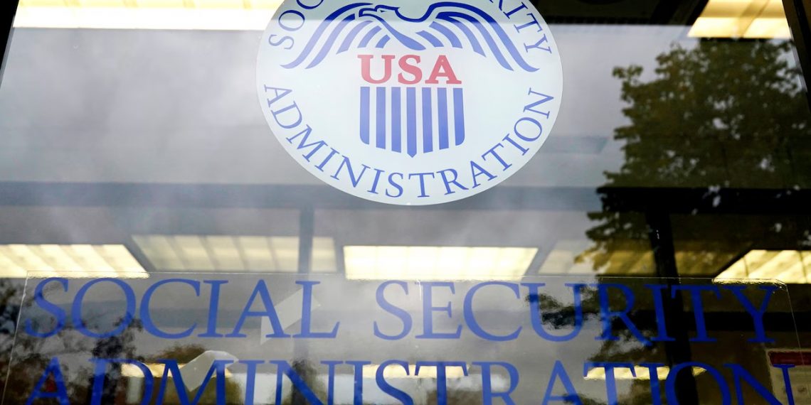 “연금 고갈 앞당겨졌다”…미국 노인들 ‘이중 충격’