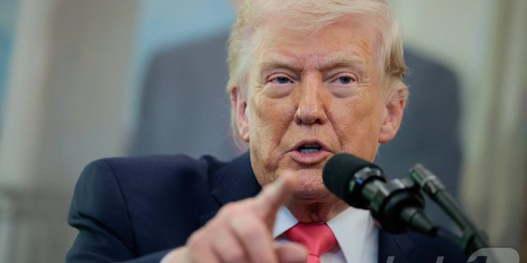 “늦으면 끝이다”…트럼프, 이란에 최후 압박