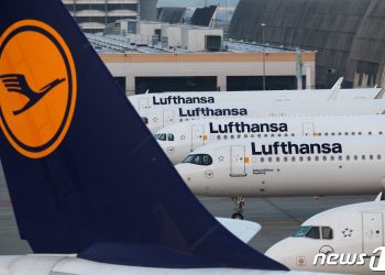 “유럽 가려면 500만원?”…항공권 최대 560% 폭등