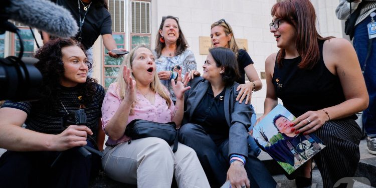 “중독 설계 인정”…구글·메타, 美법원서 첫 유죄 판결