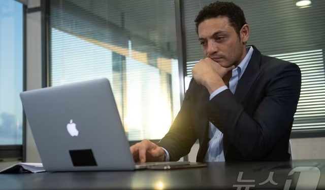 “AI 많이 쓸수록 머리 멍”…생산성 올리다 오히려 ‘역효과’