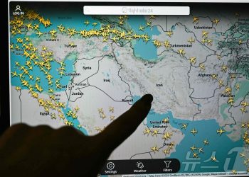 “하루 4000편씩 멈췄다”…이란 사태에 중동 하늘길 사실상 마비