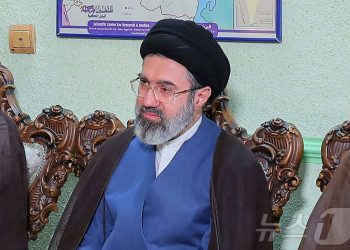 이란 새 최고지도자에 하메네이 아들 선출…미국과 정면 대결 선택