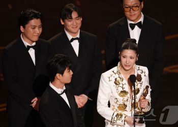 “K-팝 애니가 오스카 접수”…‘케데헌’ 아카데미 2관왕