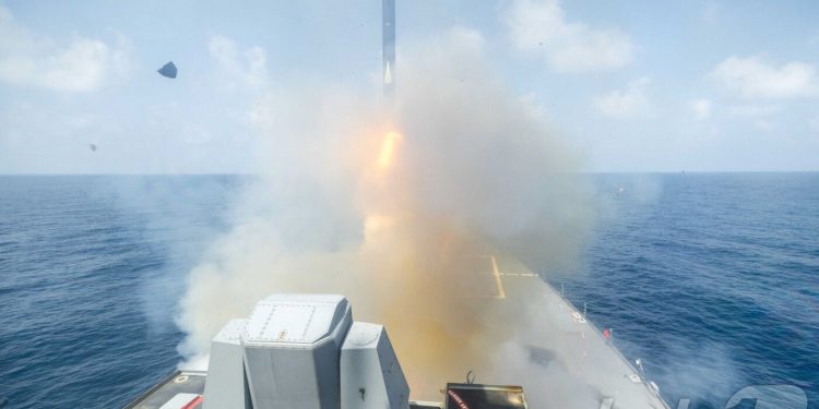 미국, 이란 전쟁 이틀 만에 탄약 8조 원 사용…무기 재고 우려 커져