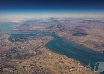 “이란 정권교체는 포기”…트럼프, 호르무즈 점령 카드 꺼냈다