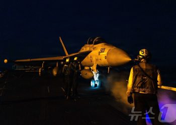 “즉시 떠나라”…美, 중동 체류 자국민에 전격 출국 권고