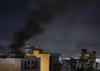 걸프 에너지 시설 연쇄 공격…이란 드론·미사일 공습