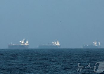 이란, 이라크 영해 유조선 공격…브렌트유 8% 급등하며 100달러 재돌파