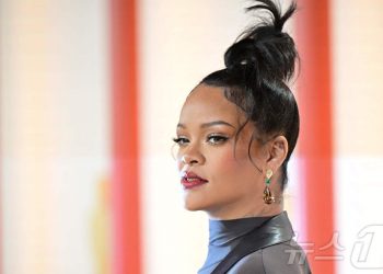 리애나 집에 소총 10발 난사…LA서 충격 총격 사건