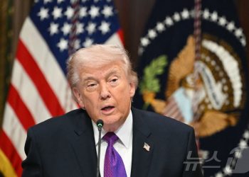 트럼프 “이란 지도자 되려는 자는 모두 죽는다”…초강경 발언 파장