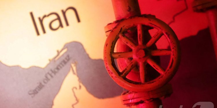 “세계 컨테이너선 10%가 멈췄다”…호르무즈 봉쇄에 물류·에너지 대란 경고