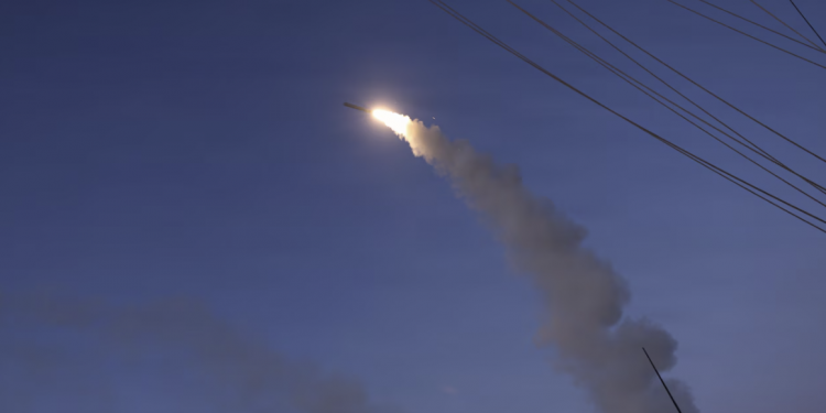 미 국방부 “이란 공습 작전 10일간 미군 140명 부상…8명 중상”