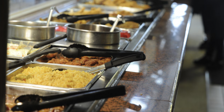 “한 접시로는 부족하다”…앨라배마 인기 점심 뷔페 12곳