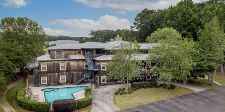 레이크 마틴 ‘크릭사이드 로지’ 부티크 호텔로 재탄생