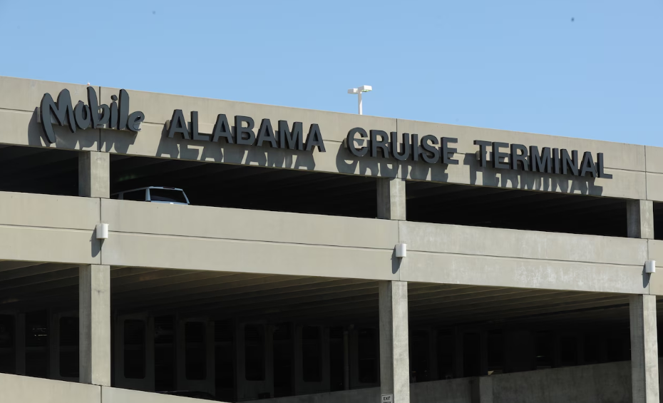“크루즈 도시 꿈 현실로”…앨라배마 모빌 항에 두 척 동시에 출항