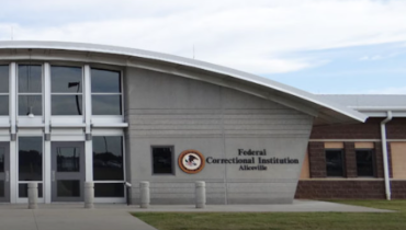 “여성 수감자 7명 성폭행”…앨라배마 연방교도소 교도관 기소